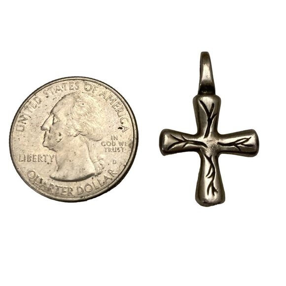 Sterling Silver Puff Cross Pendant Boho Rustic Nature 4 Grams 1" x 3/4" - Picture 4 of 4